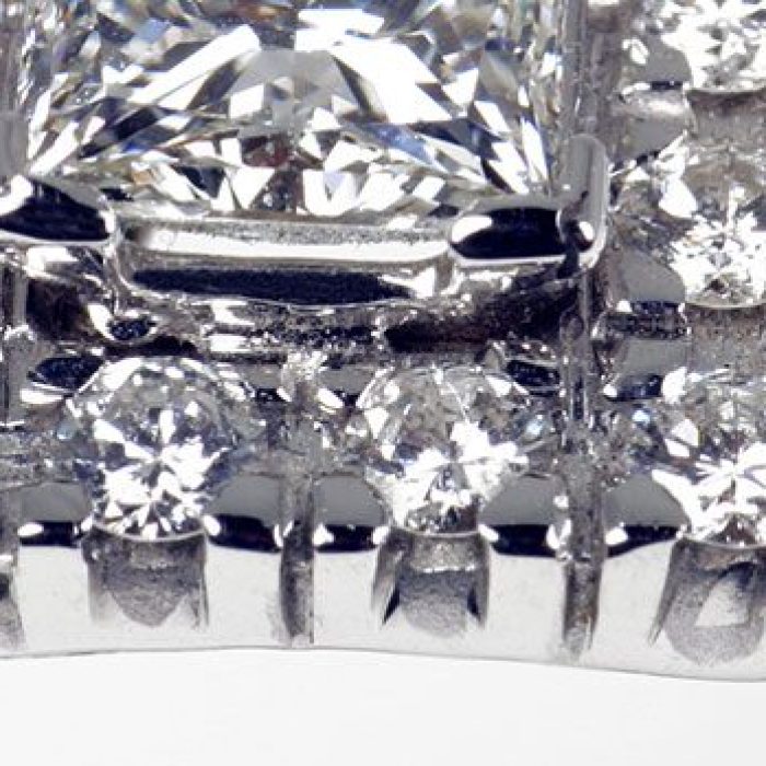 Anello-diamanti